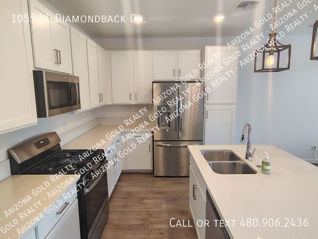 1055 W. Diamondback Dr.