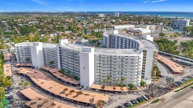 Photo - 2731 NE 14th Street Causeway Unit 812