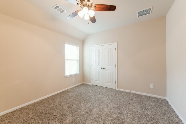 Photo - 143 N Greatwood Glen Pl