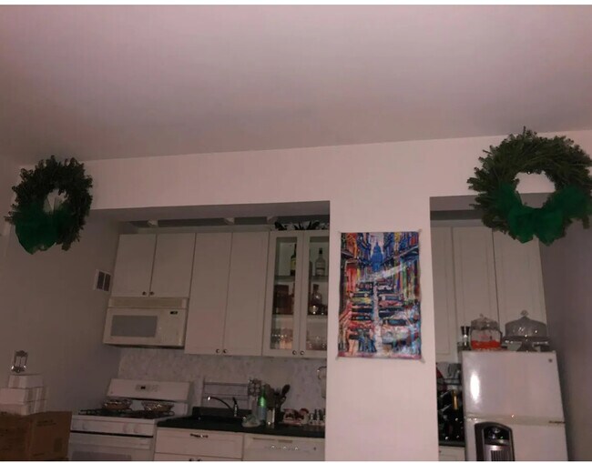 Kitchen - 1 Scott Cir NW Unit 317