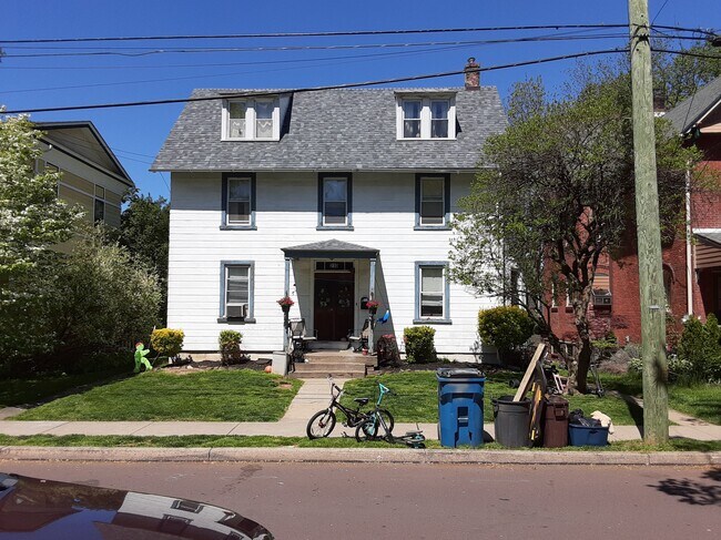 Photo - 210 W Montgomery Ave Unidad 1st floor