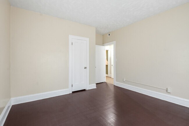 Photo - 874 Whitcomb Rd