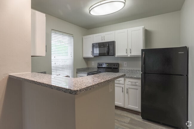 1HAB, 1BA - 700 ft²