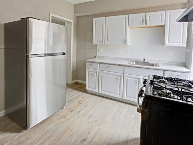 Photo - Welcome to 6730 Vermont!