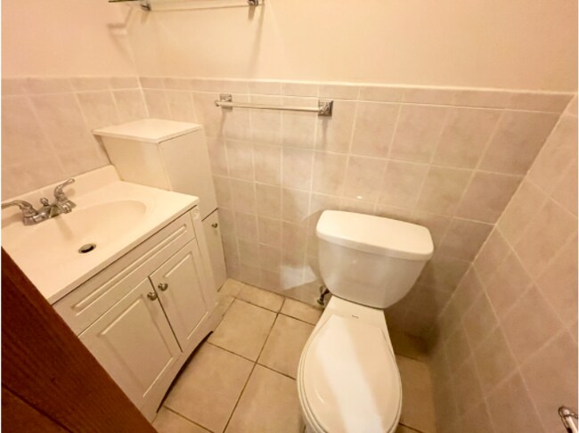 Photo - 252 West St Unit 2