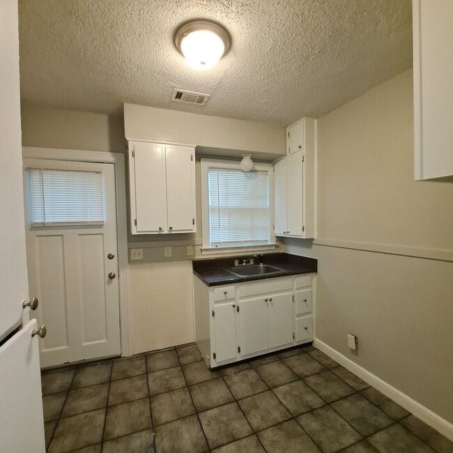 Photo - 108 N Greer St