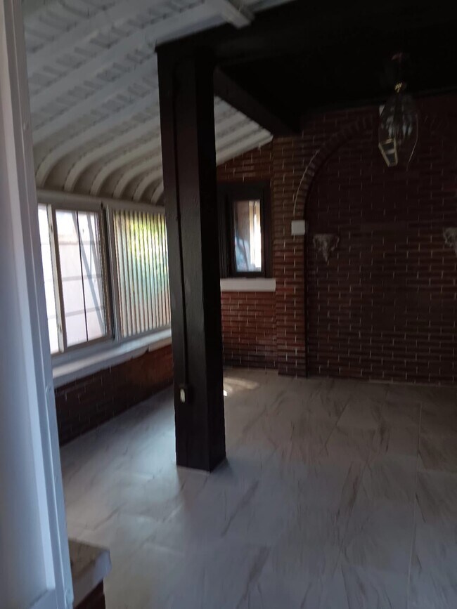 Photo - 2421 Field St