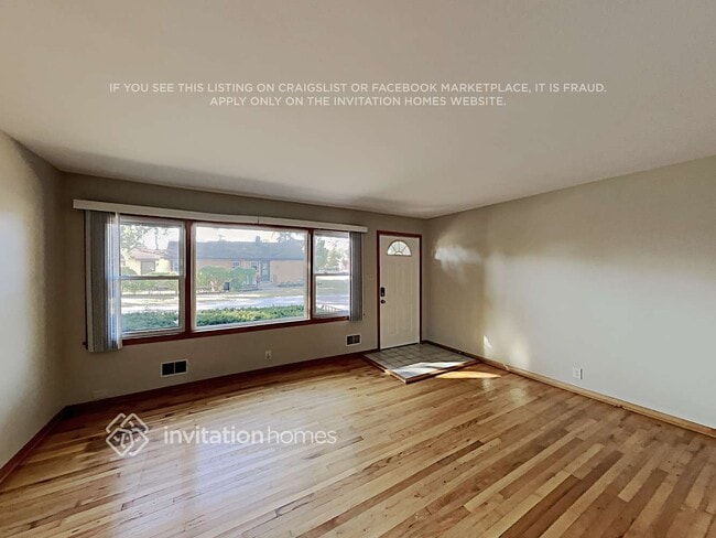 Photo - 8741 Sproat Ave