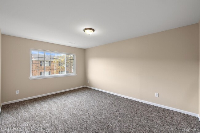 25340 Shiawassee Cir Unidad Shiawassee Condos