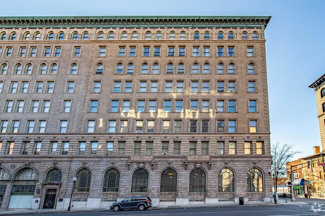 Building Photo - 143 E State St Rental