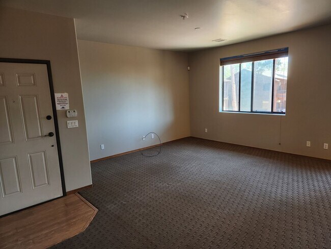 Photo - Bison Cove B6 - 2 Bed / 2 Bath Available Unit B6