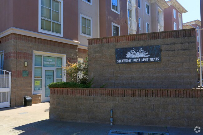 Signage - Steamboat Point Apartments