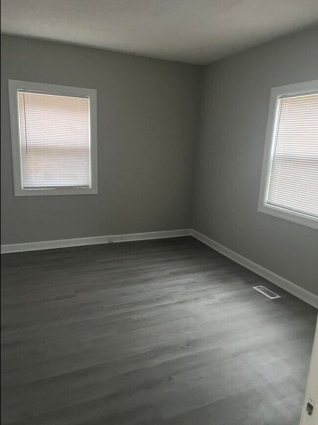 180 Gray Station Rd