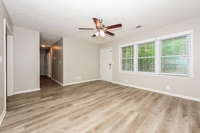 Photo - 185 Highland Dr