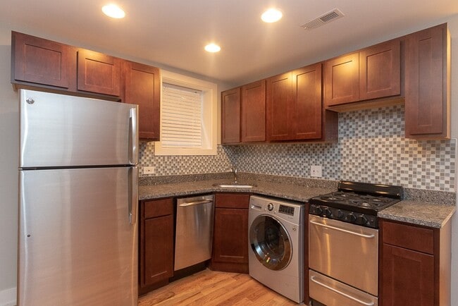 Photo - 562 W Arlington Pl Unit 501