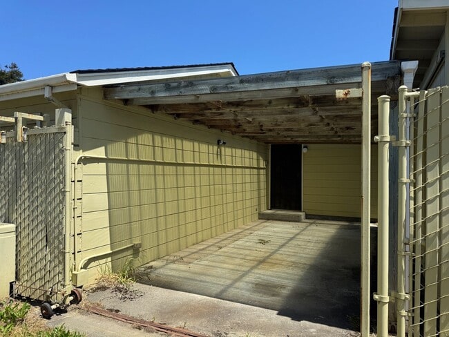 Photo - 2424 L St Unidad B