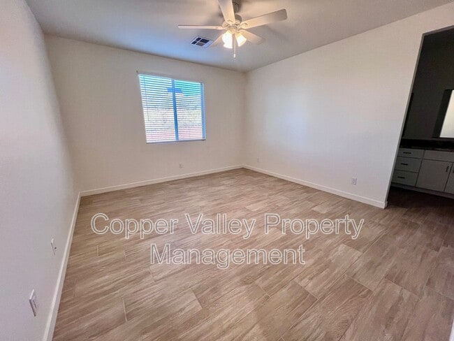 Photo - 812 E Irvine Rd