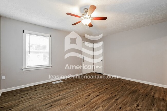 Photo - 308 Josanna St