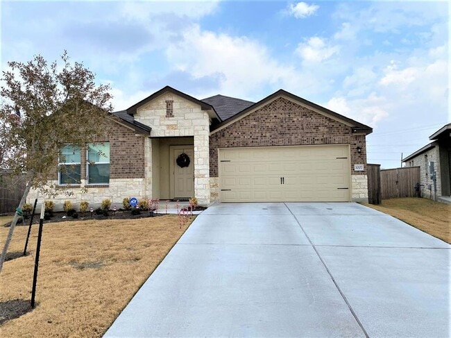 Building Photo - 1007 Wolseley Cv