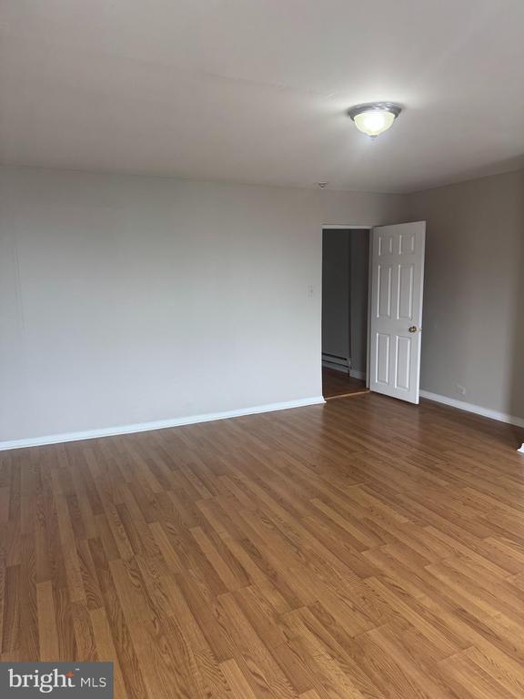 Building Photo - 2037 N 8th St Unit 2F