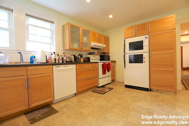 Building Photo - 118 Nonantum St Unit 1 Rental