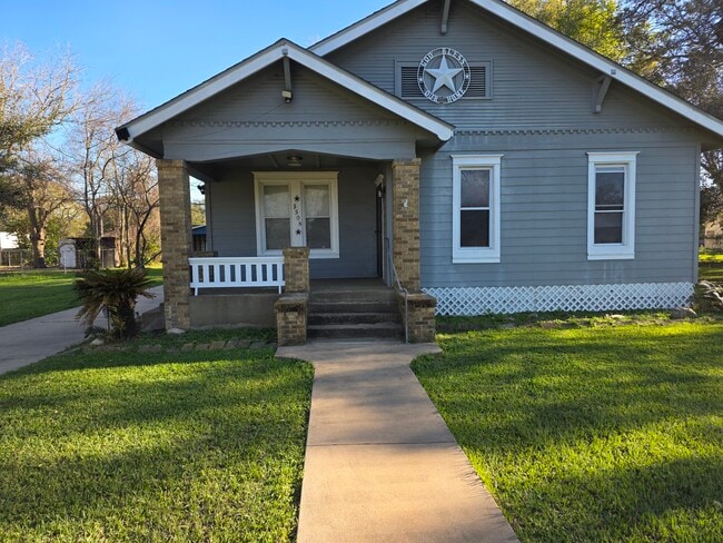 Building Photo - 2508 6th St