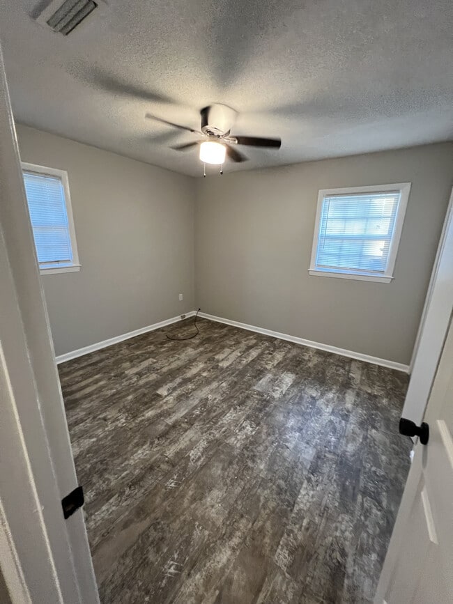 Photo - 4003 Camellia Dr Unit C