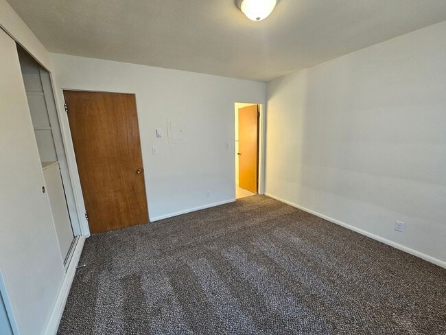 Photo - Newly Renovated One Bedroom Apartment- FREE rent for the month of July! Unit 615 S. Alder St #08