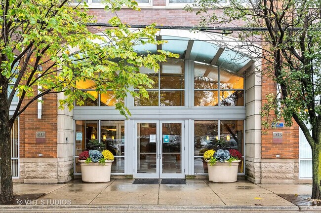 Building Photo - 933 W Van Buren St Unit 624 Rental