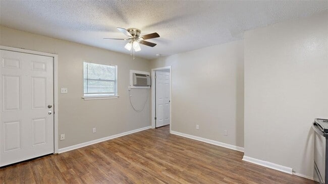 Photo - 500 Foch St Unit 4