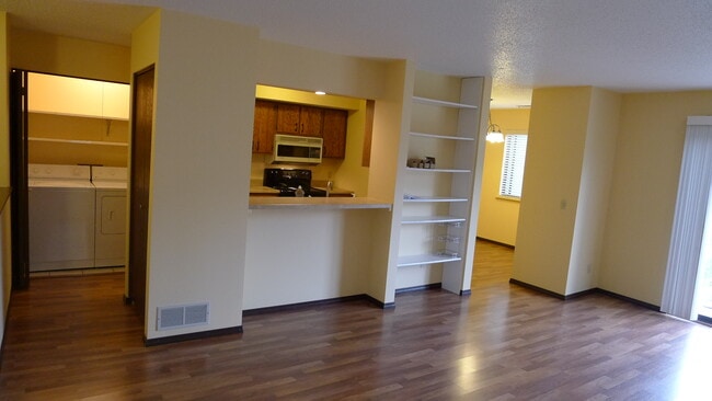 Photo - 1602 Lyndhurst Dr