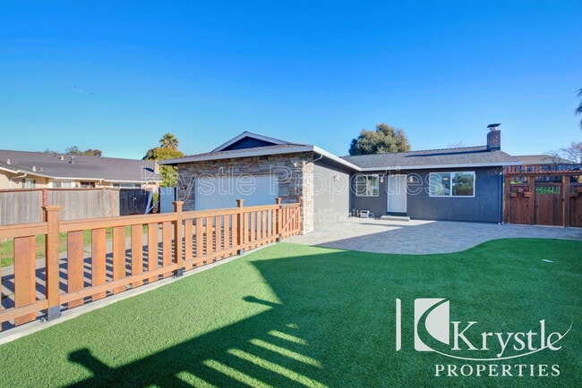 Building Photo - 160 Chapman Ct