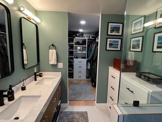 Photo - 4340 Snowberry Way