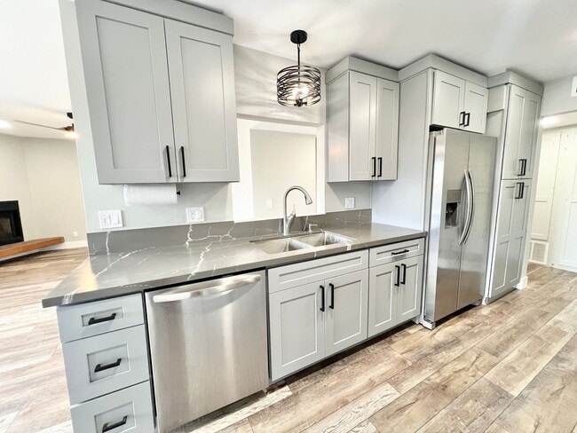 Photo - Spacious 2 Bedroom, 2 Bath Condo in Desira...