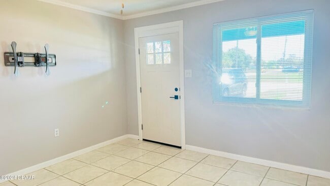 Photo - 215 Rockefeller Dr