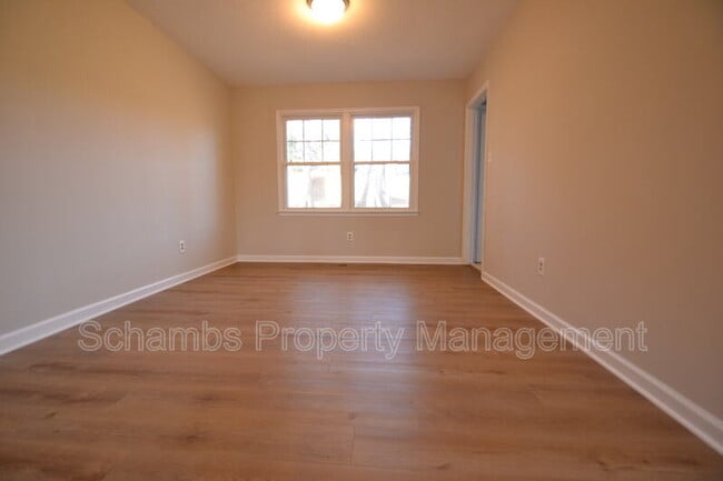 Photo - 110 Coorsdale Dr