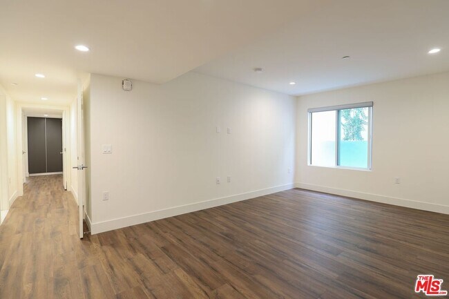 Photo - 11811 Dorothy St Unit 103