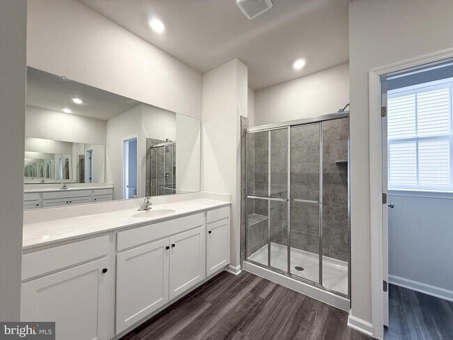 Photo - 430 SILVER BIRCH Dr