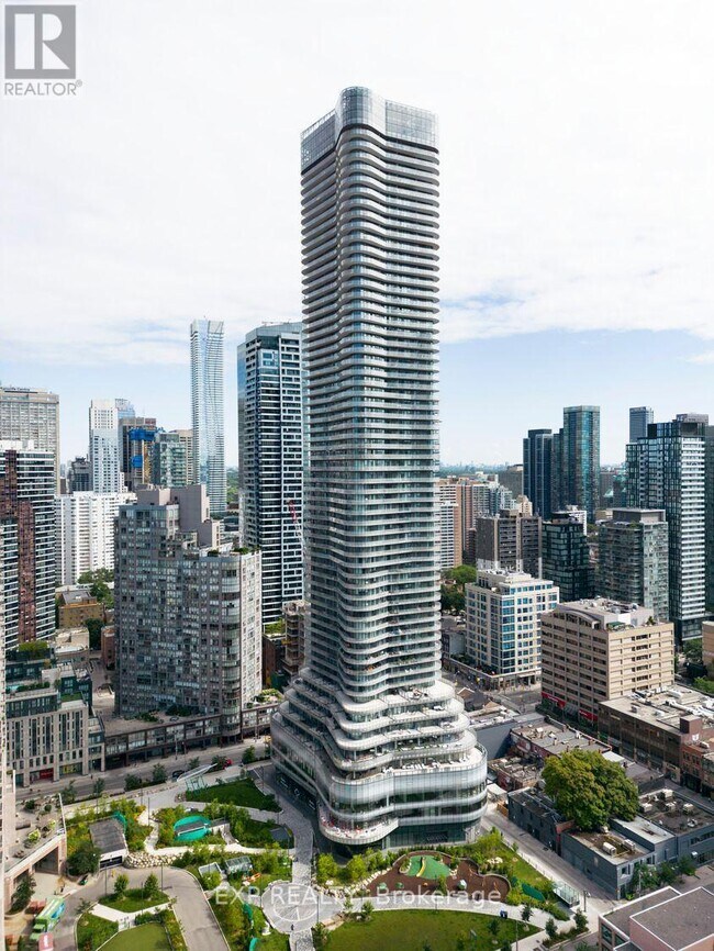 Photo - 11 Wellesley St W Unité 1605