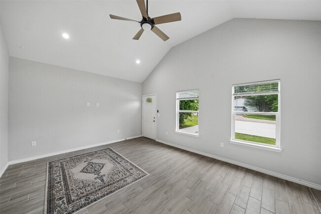 Photo - 396 Westchase St