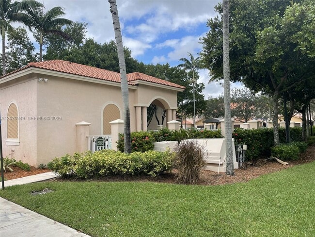 Photo - 8835 S Isles Cir