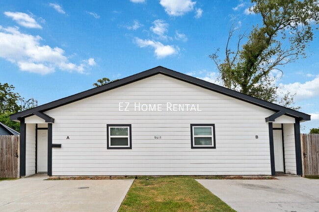 Photo - 8617 Clarington St Unidad A