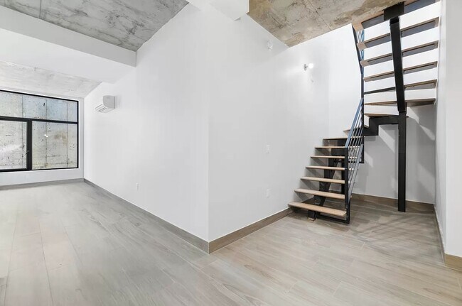 Photo - 101 Macombs Place Unidad 1A