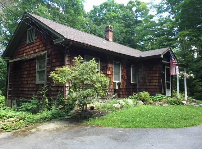Building Photo - 8326A Back Creek Rd