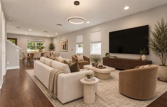 2813 Roseglen Way