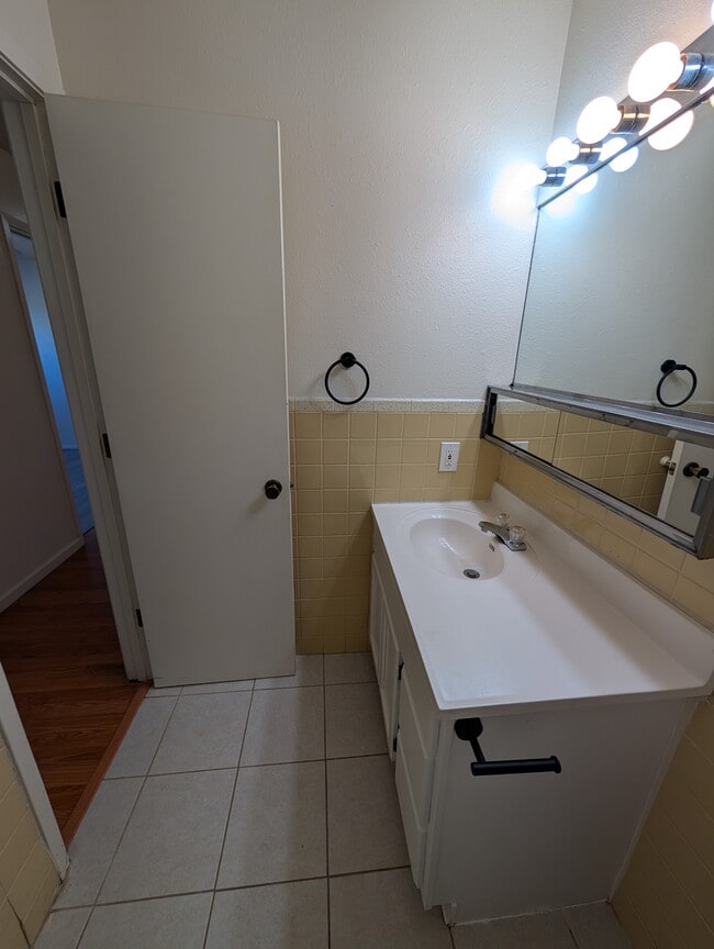 2004 Campus Dr Unit 3