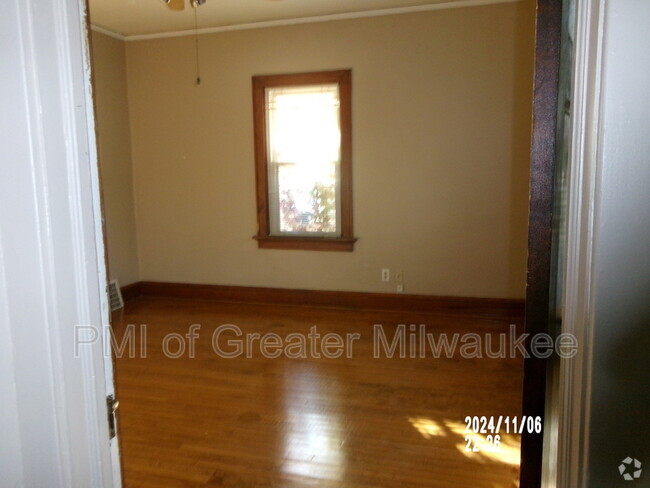 Building Photo - 2762 N 76th St Rental