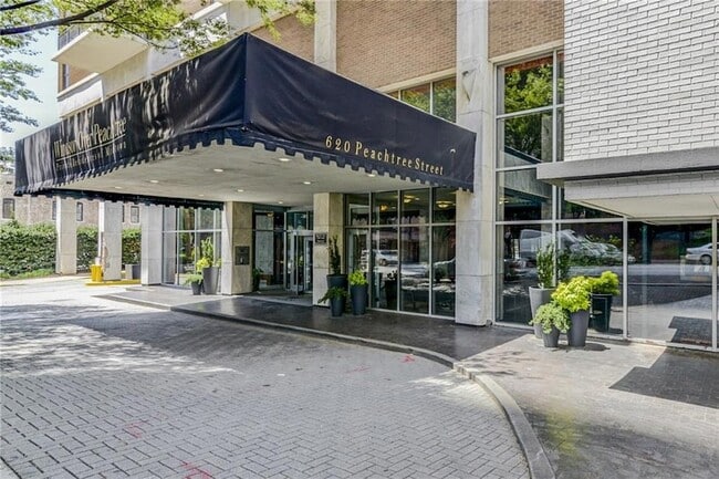 Photo - 620 Peachtree St NE Unidad 706 Rental