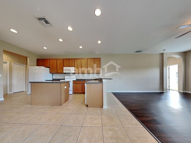 Photo - 1304 Emerald Hill Way