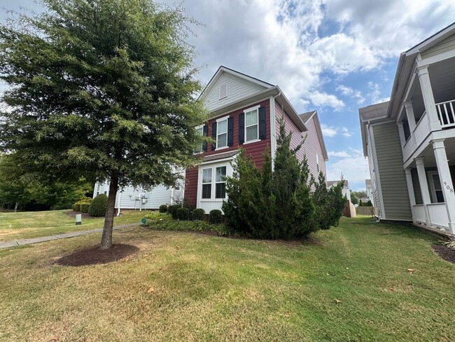 Your Franklin dream rental is here—4 bedrooms, a huge bonus, two en-suites, and an unbeatable loc...